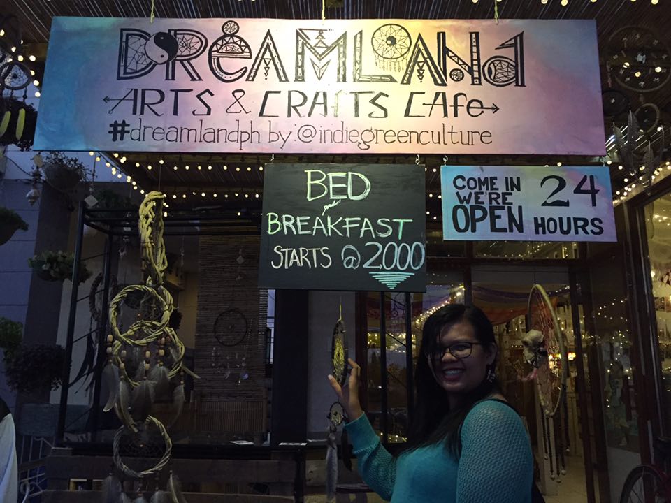 Chit-chat and play in Dreamland Arts and Crafts&nbsp;Cafe